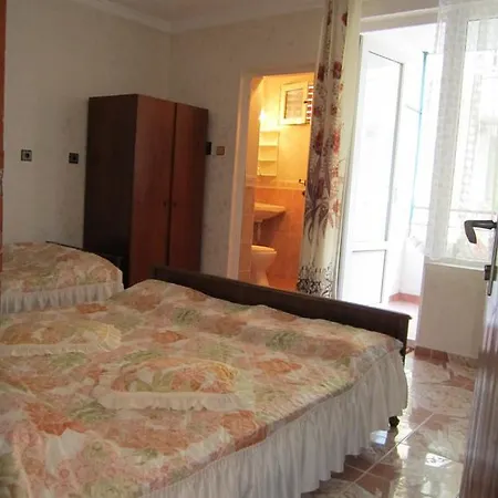 Central Guesthouse 3* Несебр