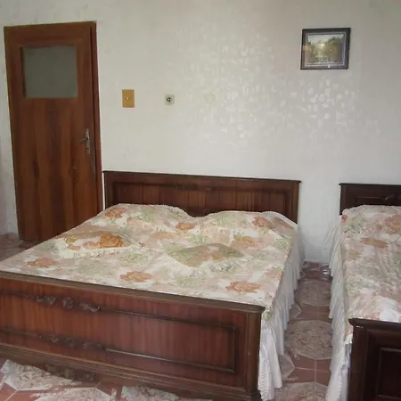 Central Guesthouse Konukevi *