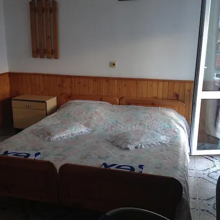 Central Guesthouse Konukevi *